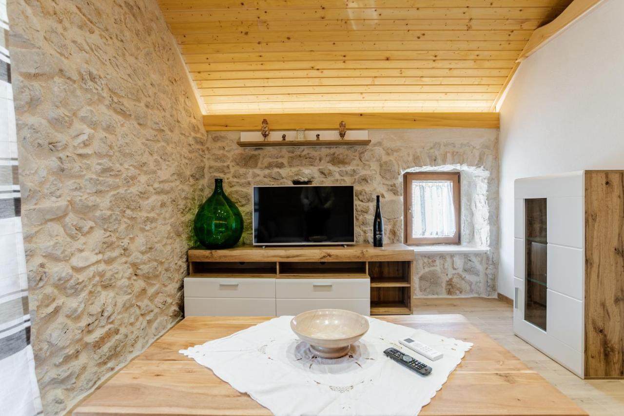 Patakun Holiday Home For 5, With Heated Pool Lecevica Exterior foto