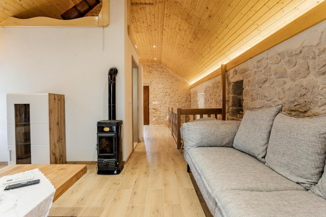 Patakun Holiday Home For 5, With Heated Pool Lecevica Exterior foto