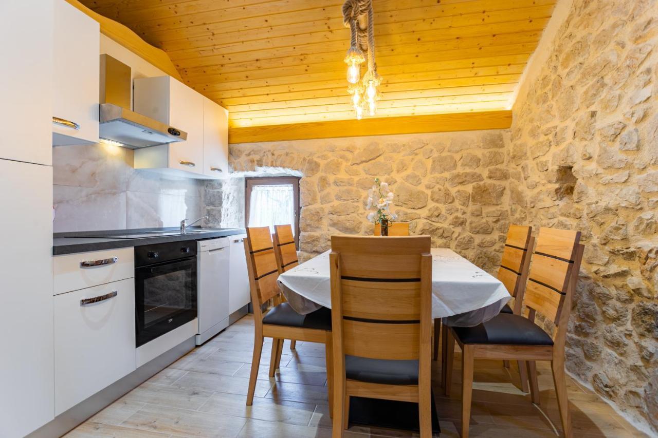 Patakun Holiday Home For 5, With Heated Pool Lecevica Exterior foto