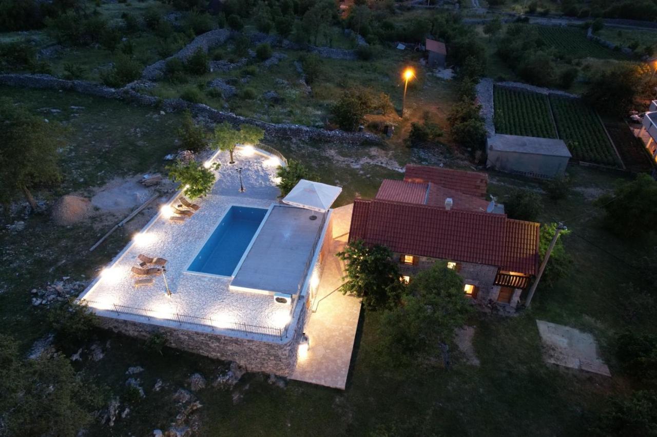 Patakun Holiday Home For 5, With Heated Pool Lecevica Exterior foto