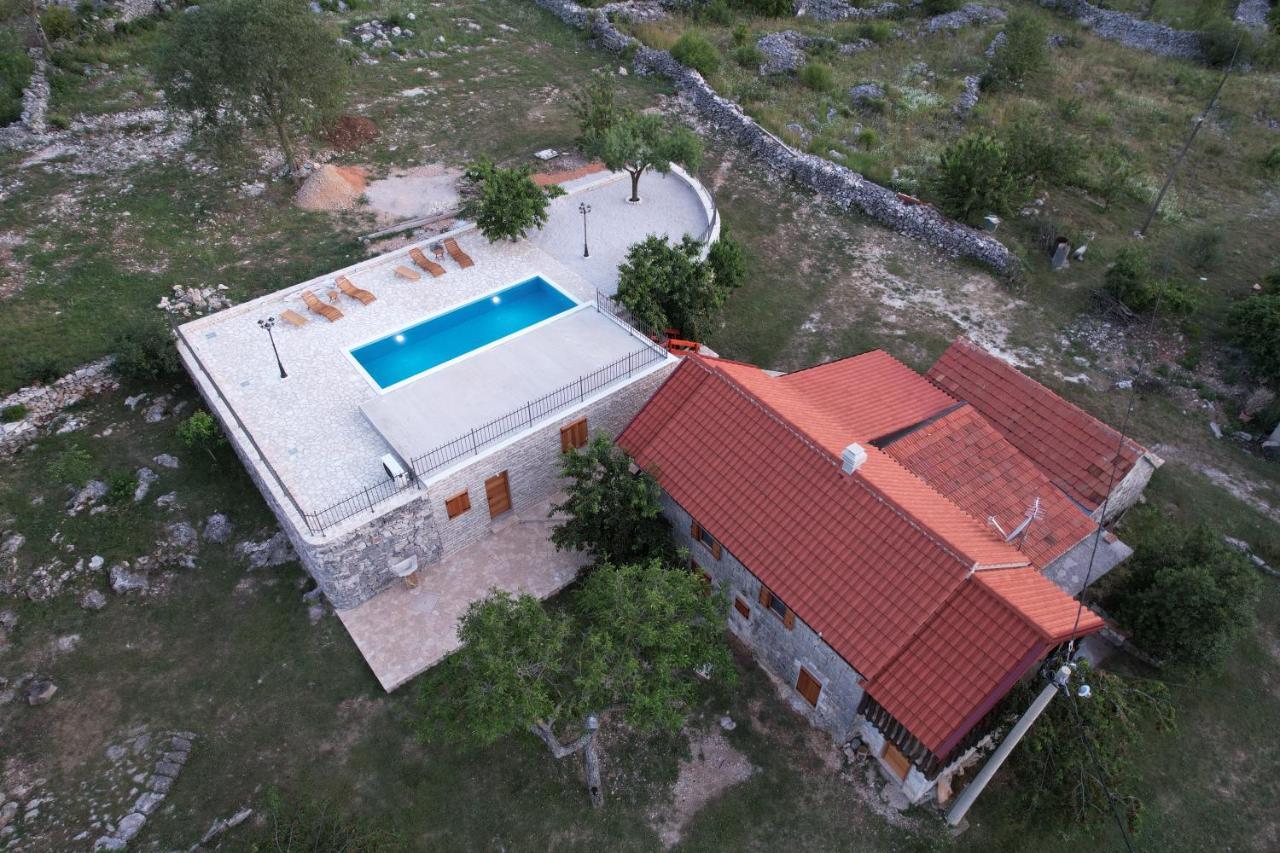 Patakun Holiday Home For 5, With Heated Pool Lecevica Exterior foto