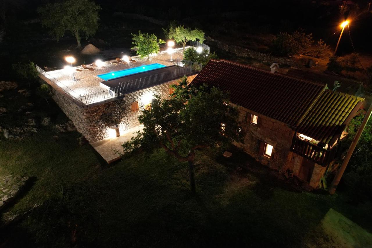 Patakun Holiday Home For 5, With Heated Pool Lecevica Exterior foto