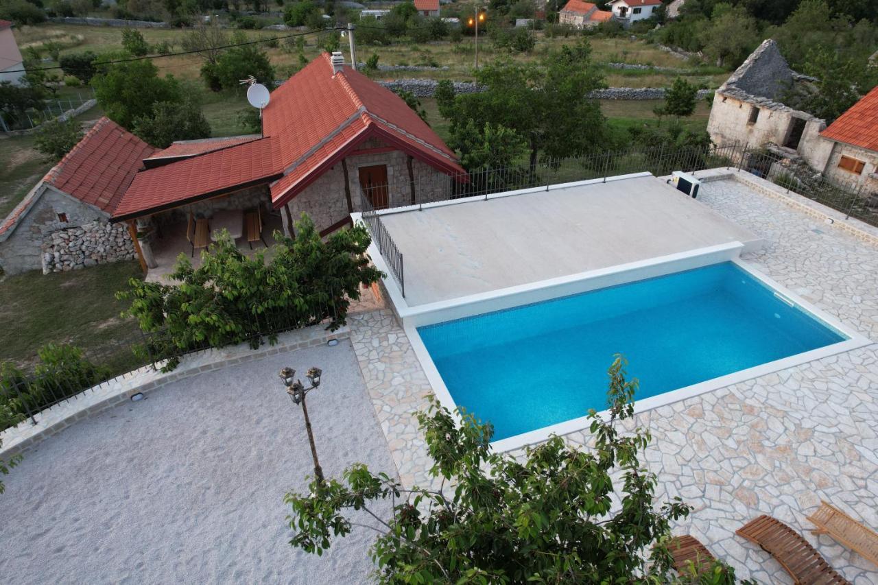 Patakun Holiday Home For 5, With Heated Pool Lecevica Exterior foto