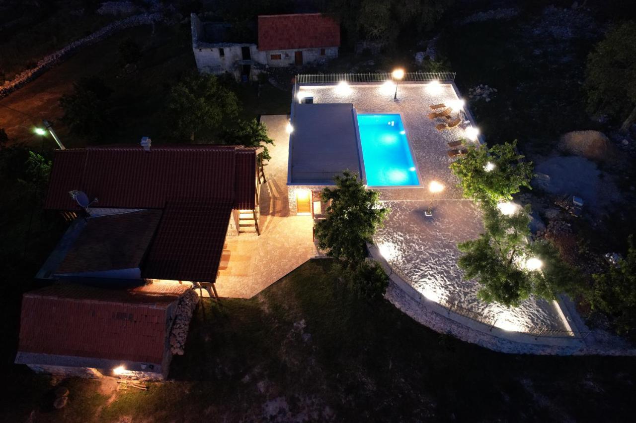 Patakun Holiday Home For 5, With Heated Pool Lecevica Exterior foto