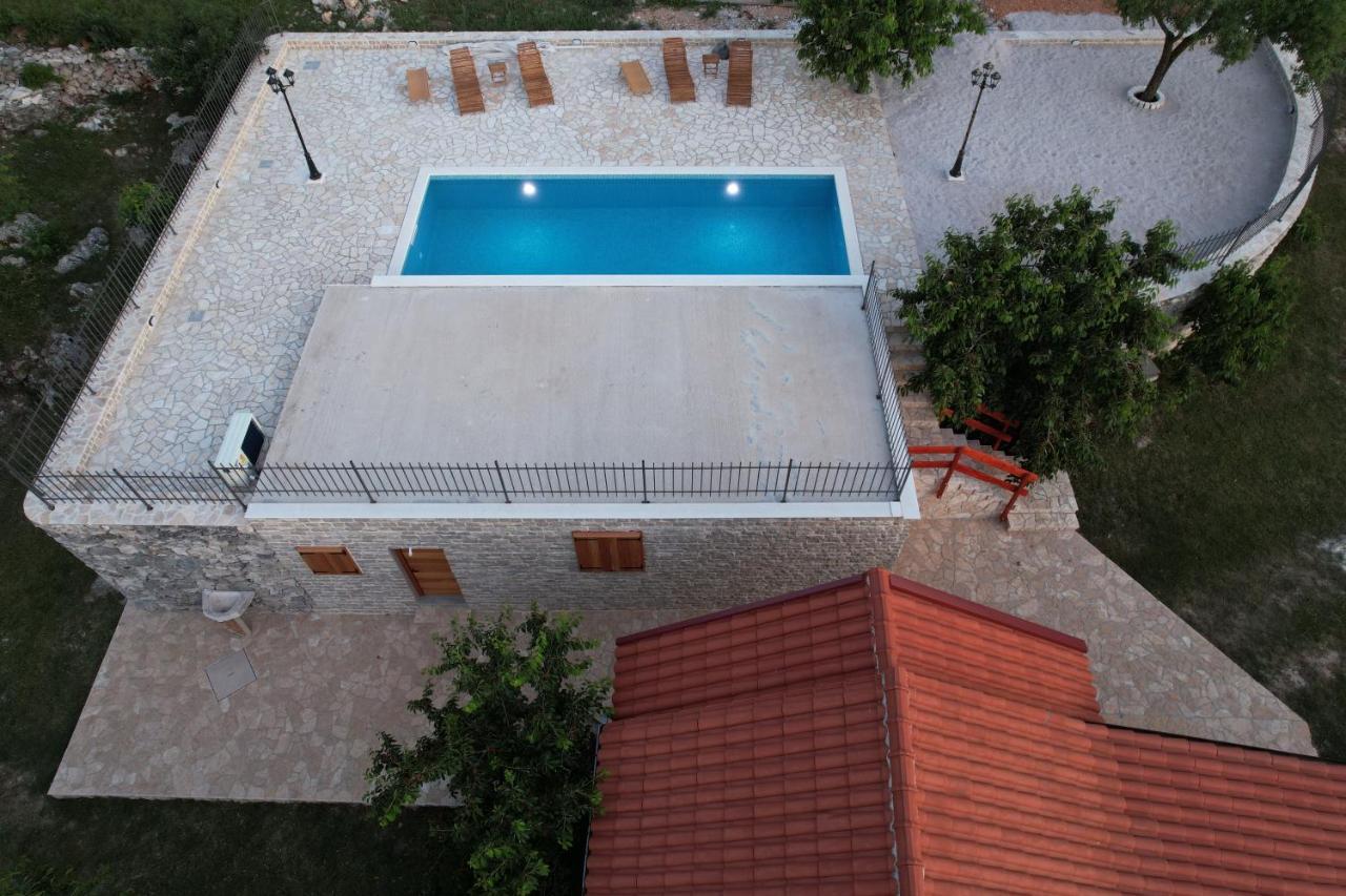 Patakun Holiday Home For 5, With Heated Pool Lecevica Exterior foto